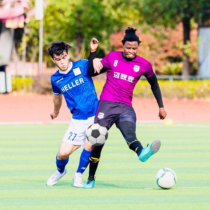 Emile Bikorabagabo wambaye nimero umunani yagiye kwiga ariko ubu arakina mu cyiciro cya kabiri 