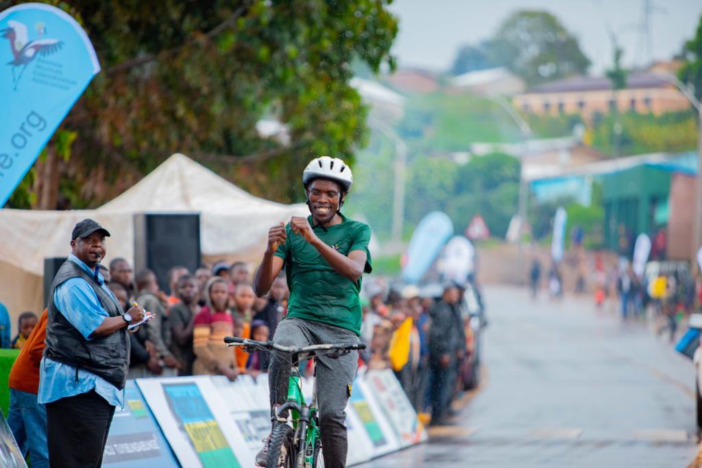 Emmanuel Bigirumwami wo mu Karere ka Gicumbi ni we wahize abandi mu batarabigize umwuga