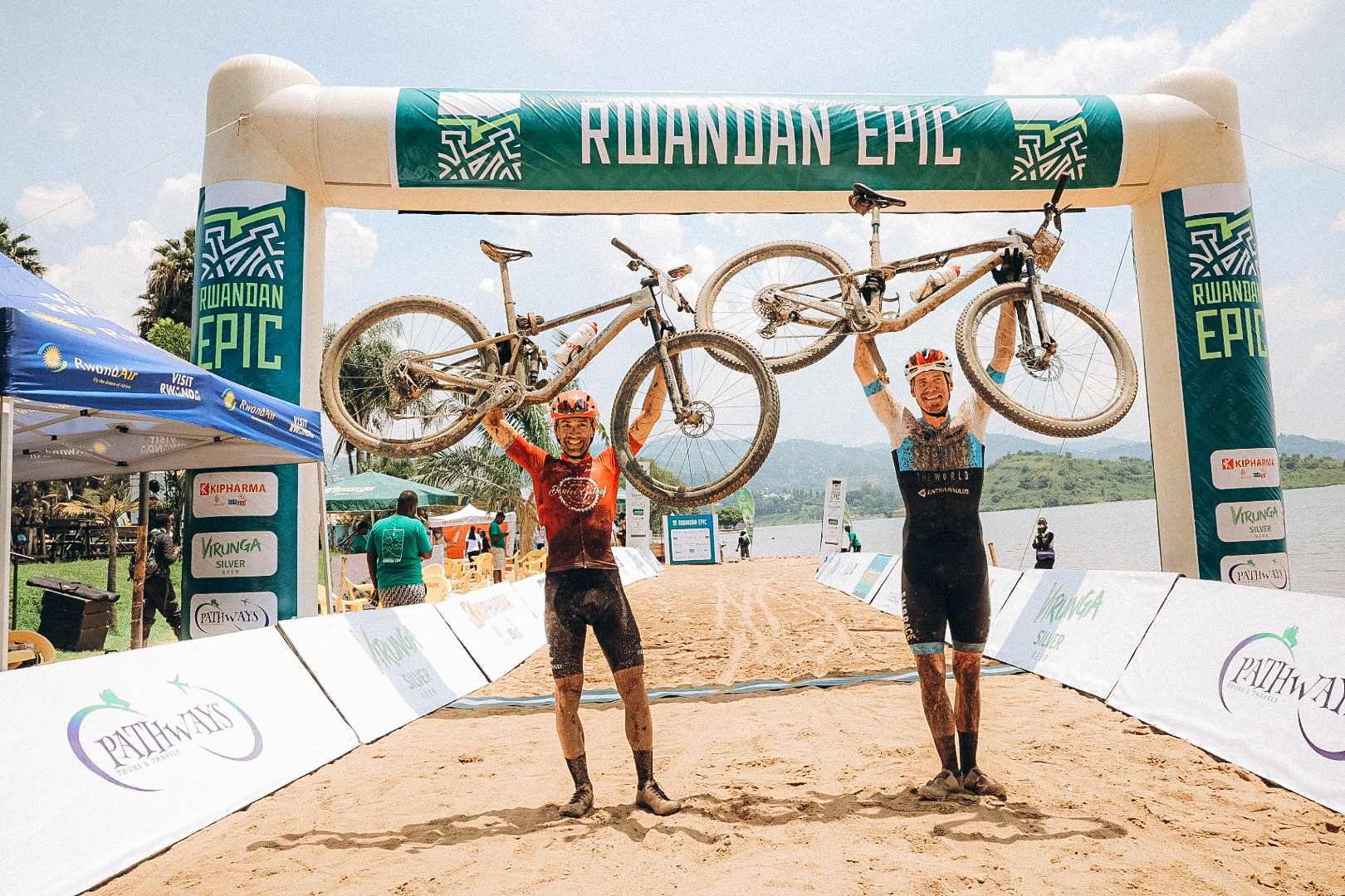 Abakina nk'ikipe, Ababiligi ni bo begukanye isiganwa