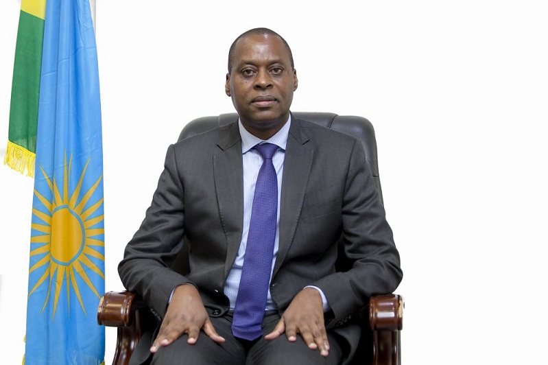 Ambasaderi Ernest Rwamucyo