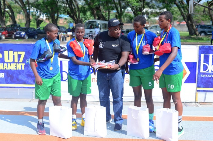 ES Kamonyi bahabwa ibihembo