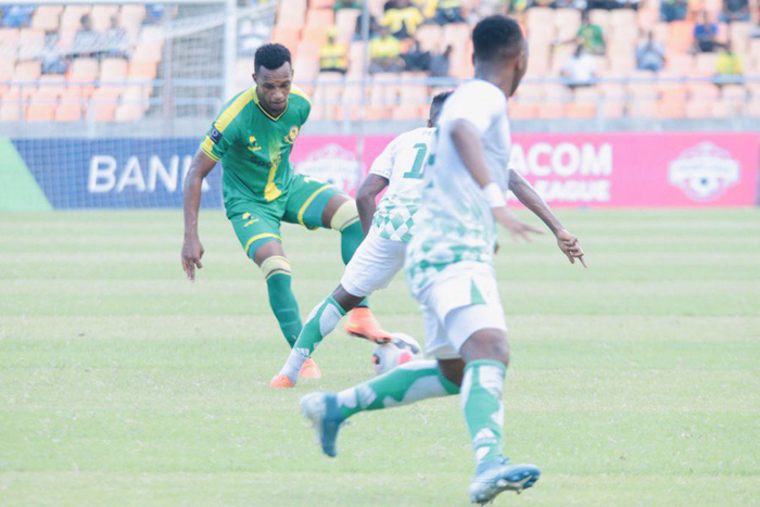 Avugwa mu makipe yo mu Rwanda, ariko avuga ko ataramenya ahazaza