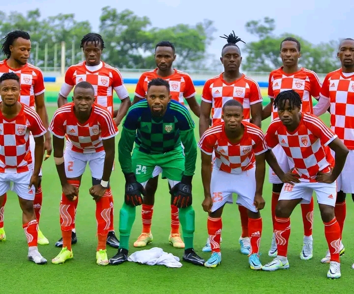 Abakinnyi ba Etincelles FC babanje mu kibuga 