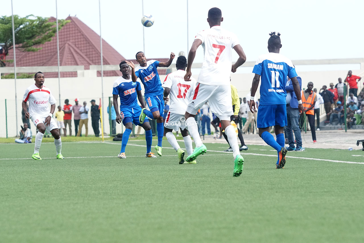 Eric Rutanga agerageza gutsinda n'umutwe