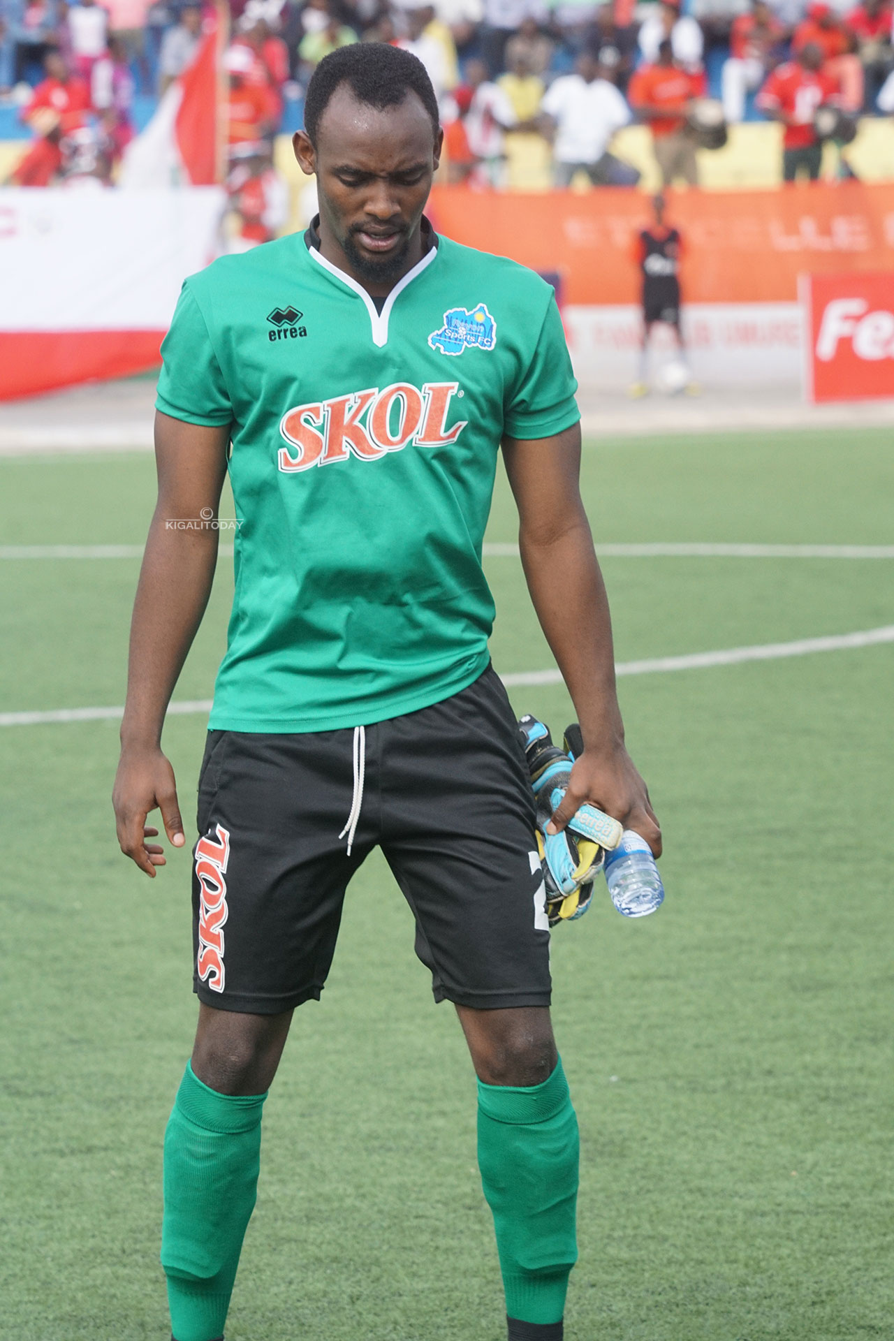 Kassim Nzayisenga wari wahawe amahirwe yo kubanza mu izamu, gusa aza kuvunika avamo umukino utarangiye