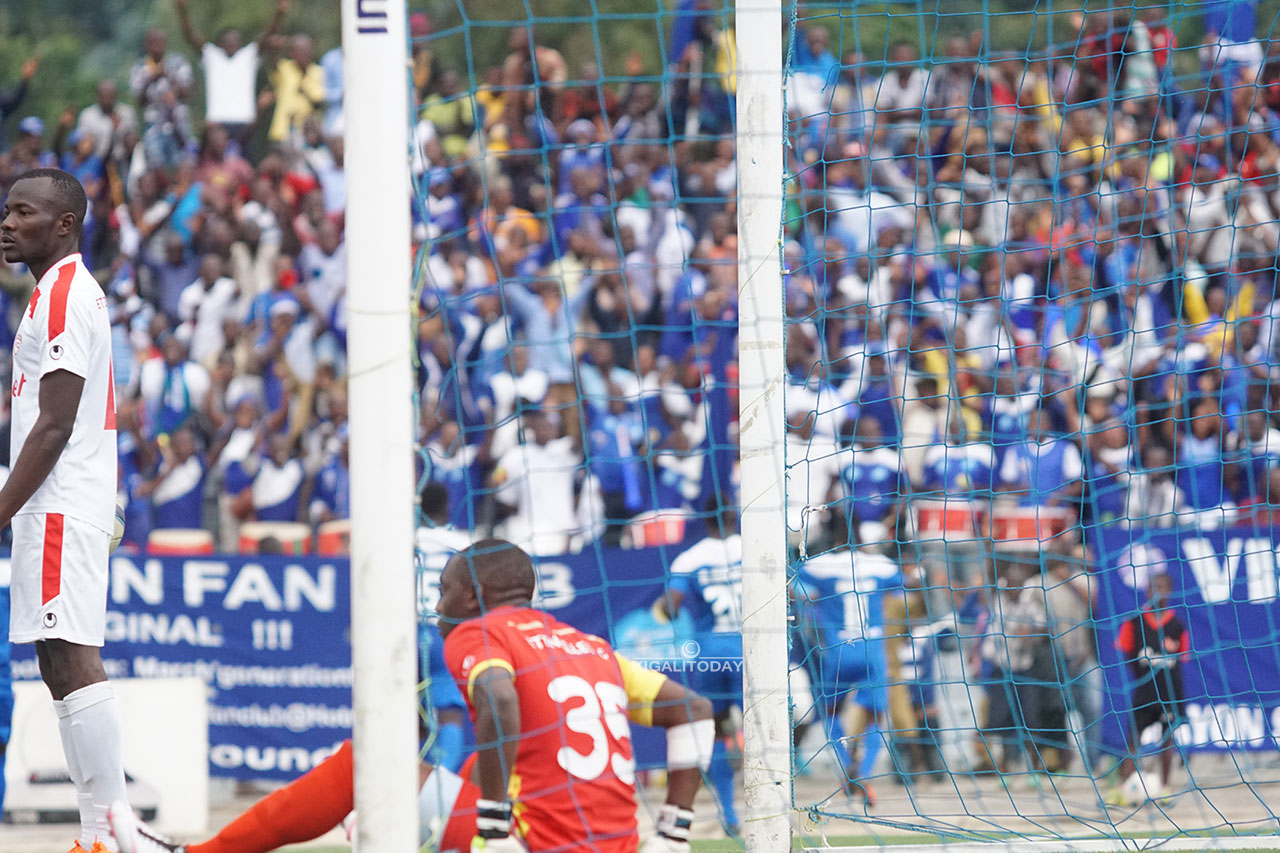 Umunyezamu wa Etincelles ubwo yatsindwaga igitego cyo kwishyura cya Rayon Sports