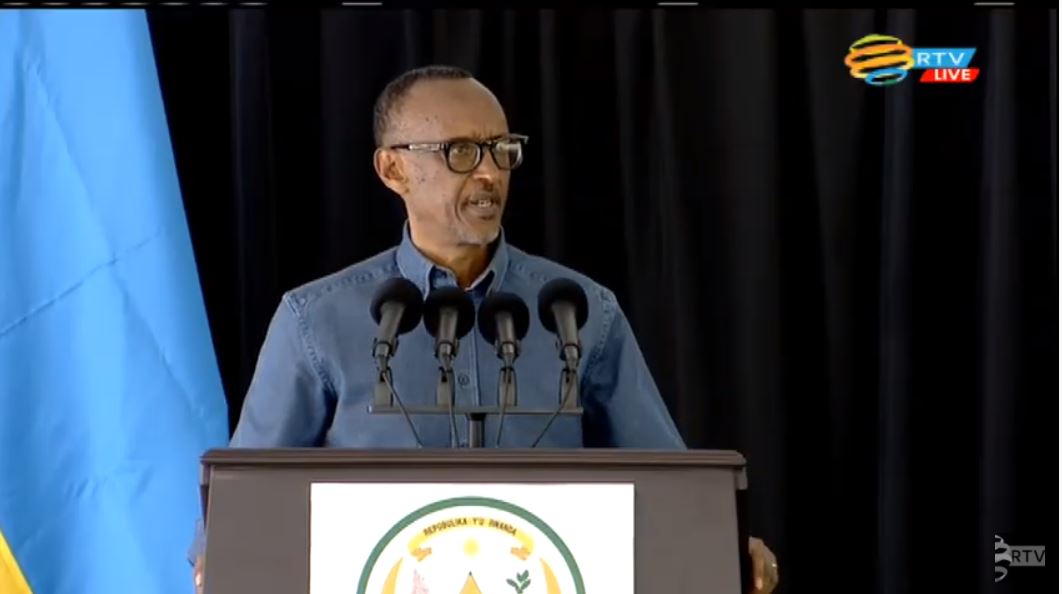 Perezida Kagame aganira n