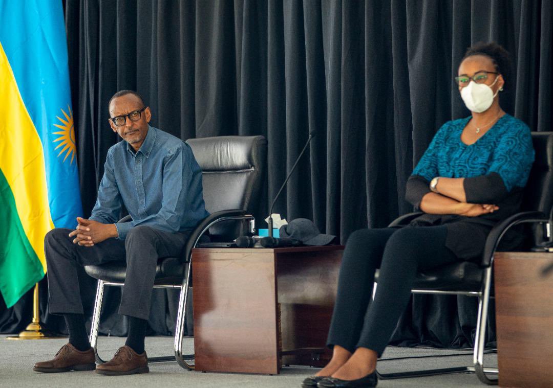 Perezida Kagame yumva ibitekerezo by