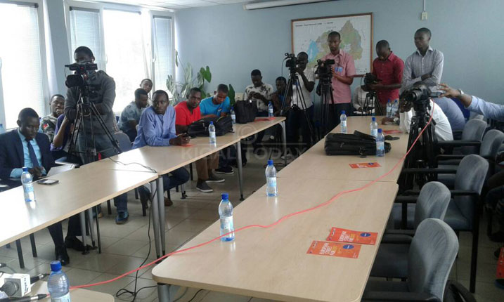 Abanyamakuru batandukanye bari bitabiriye ikiganiro cya EU