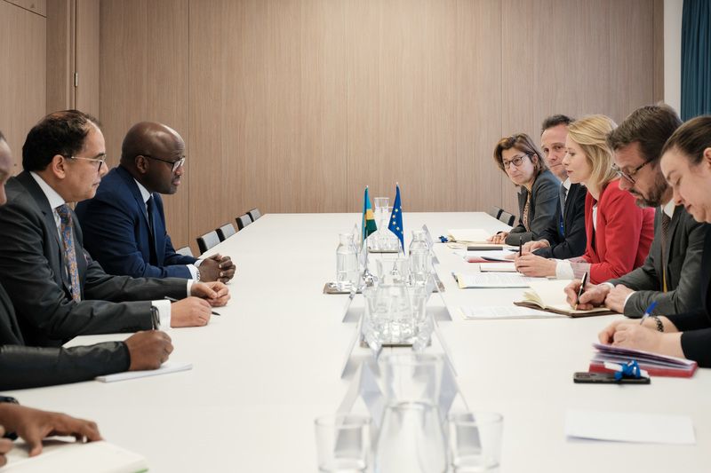 Minisitiri Nduhungirehe ahamya ko amakimbirane ari muri Congo atatangijwe n