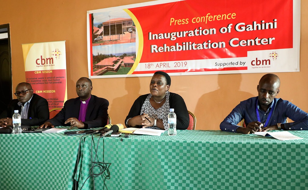 Eugenie Mukakagwera (wa kabiri iburyo) uyobora CBM mu Rwanda