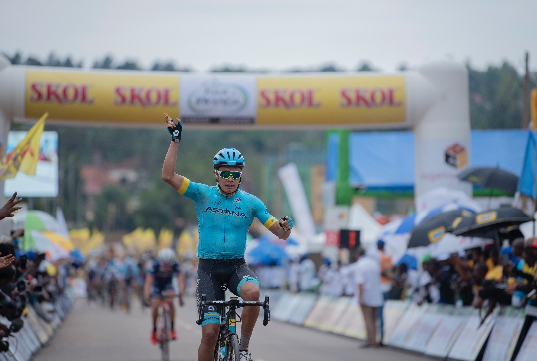 Umukinnyi wa ASTANA yabanje kwibeshya ko abaye uwa mbere nyamara hasigaye kuzenguruka inshuro imwe