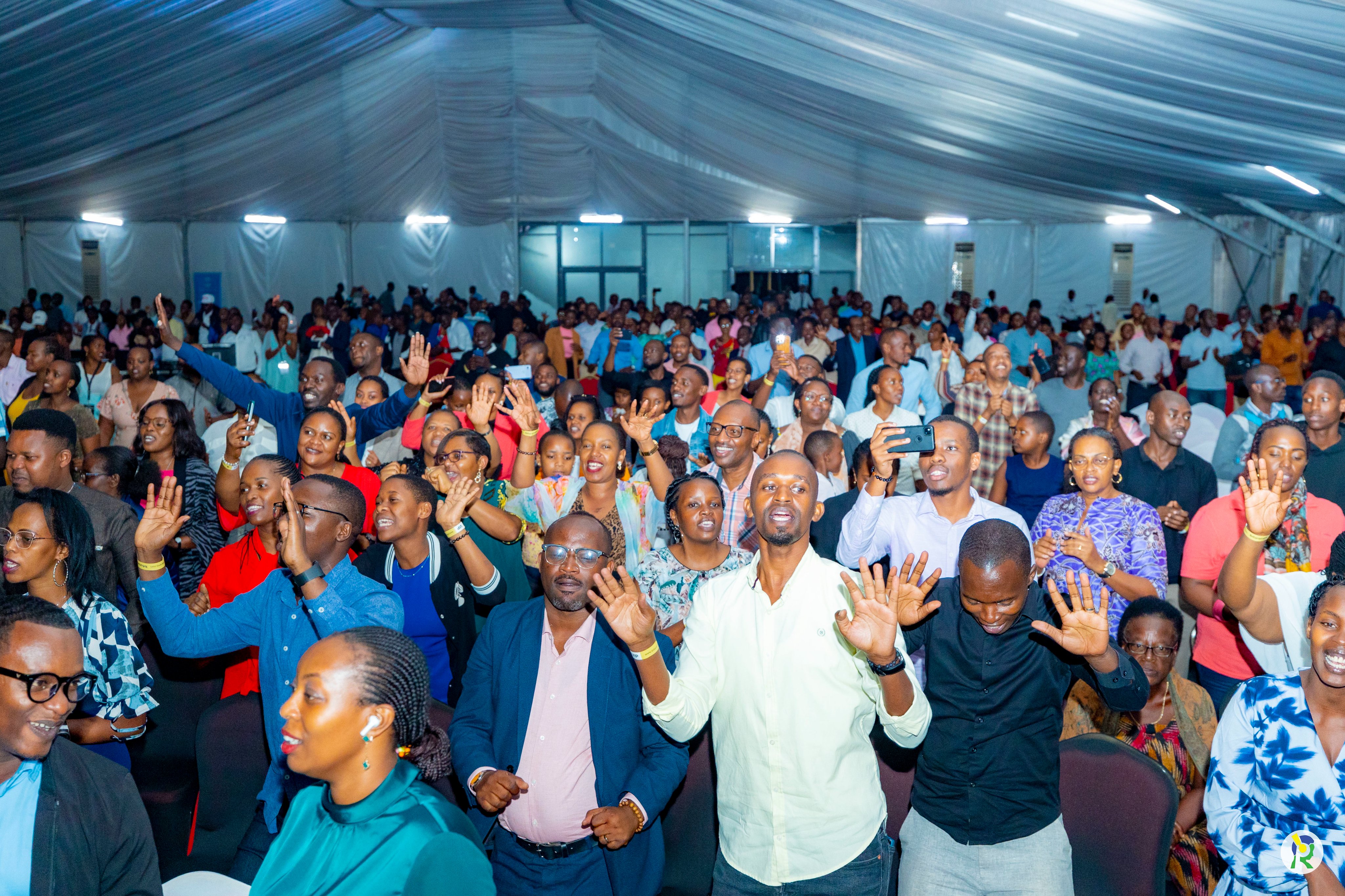 Ubwitabire bwari buri hejuru kandi ubona banezerewe