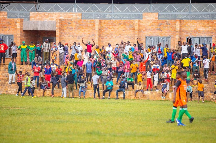 Abafana bari benshi bakaniye