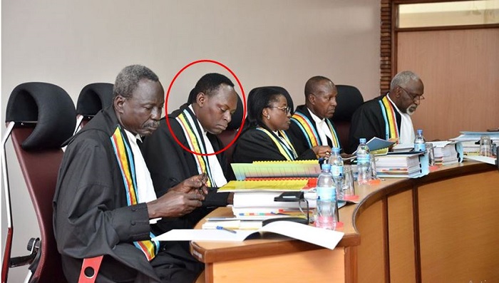 Dr. Nteziryayo (wa kabiri ibumoso), yagizwe perezida w'urukiko rw'Ikirenga