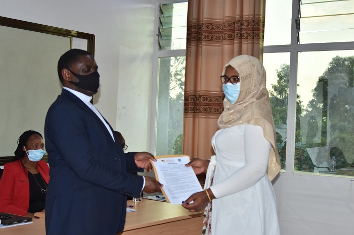 Padiri Dr Hagenimana Fabien mu muhango wo gusinyana amasezerano n