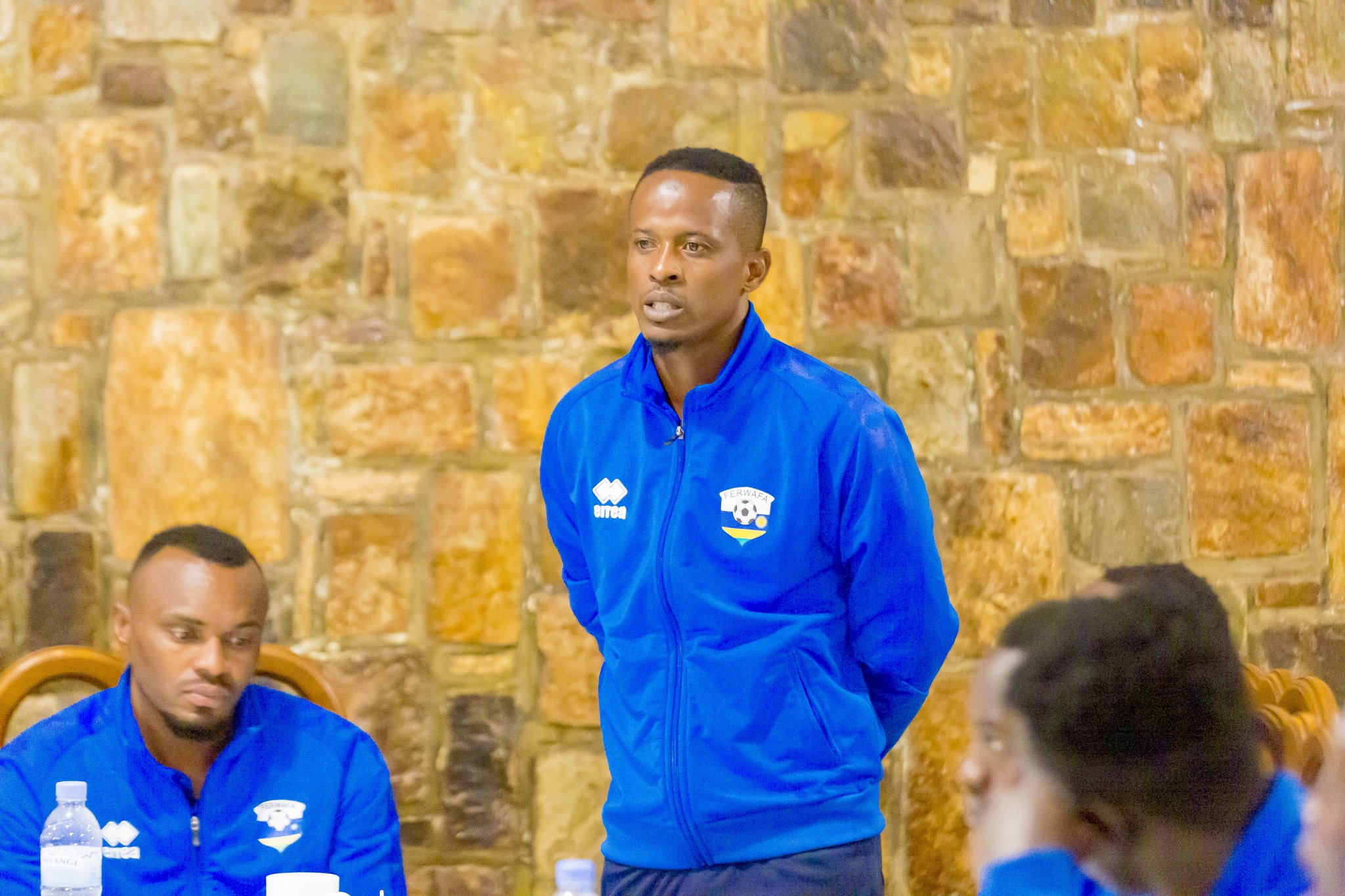 Kapiteni w'Amavubi Haruna Niyonzima yavuze ko biteguye gushimisha abanyarwanda 