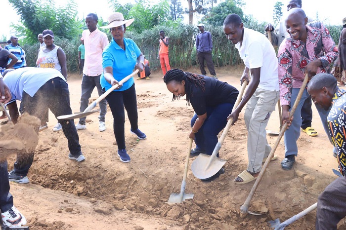 Hakozwe umuhanda ureshya na kilometero enye