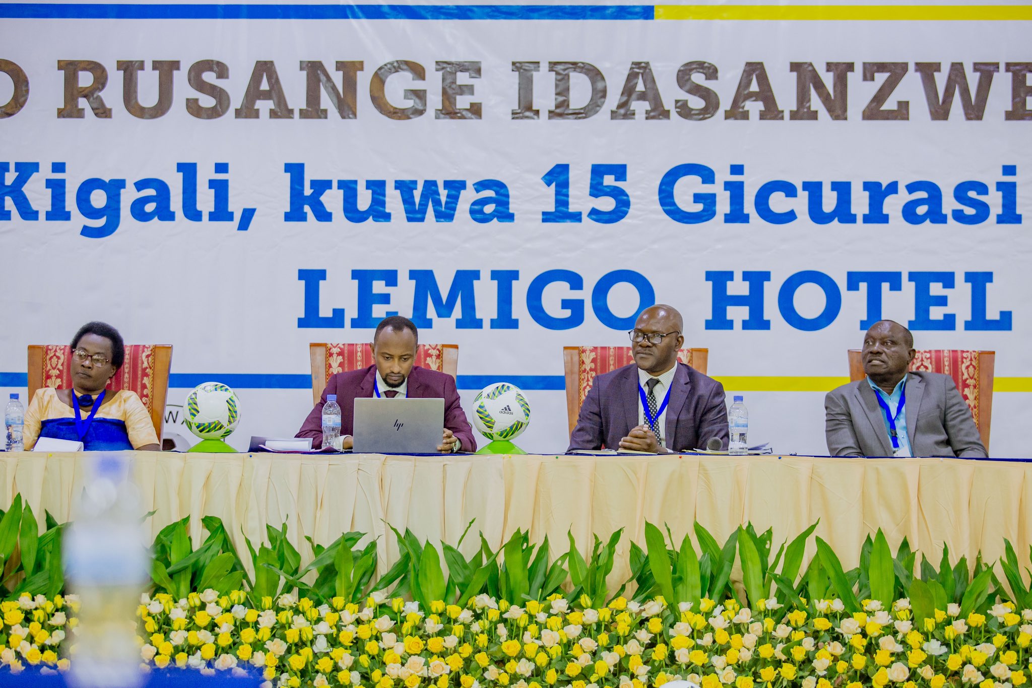 Uhereye ibumoso Munyankaka Ancilla,Umunyamabanga Mukuru w'Umusigire Jules Karangwa,Habyarimana Marcel Matiku na Mudaheranwa Youssuf