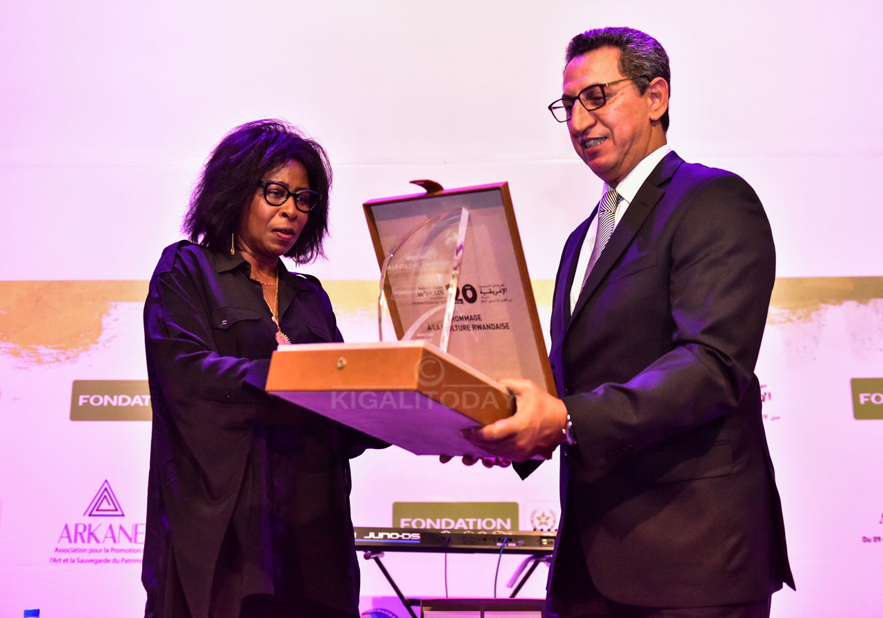 Mukasonga ahabwa igihembo