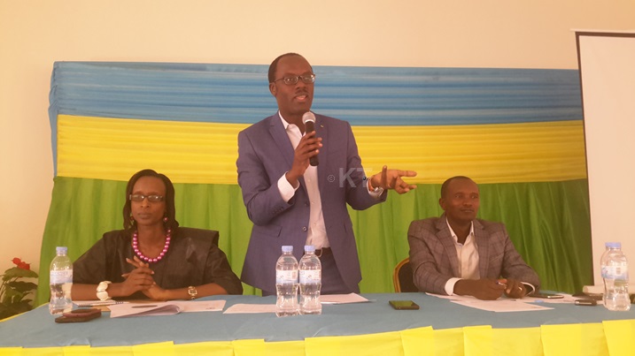 Fidel Ndayisaba yasabye abajijutse kwandika ibitabo nyakuri ku mateka y'u Rwanda.