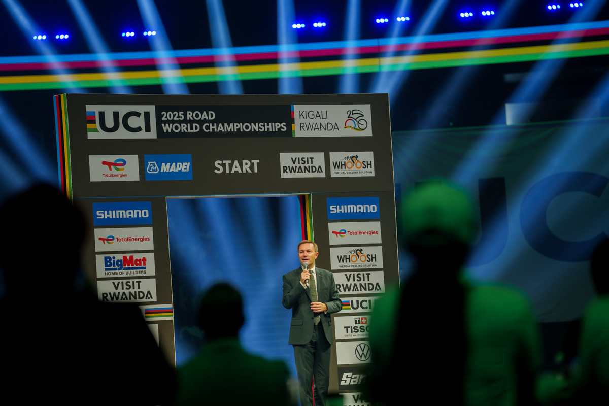 Perezida w'Ishyirahamwe Mpuzamahanga ry'Umukino w'Amagare ku Isi David Lappartient yashimye imiyoborere ya Perezida Paul Kagame 