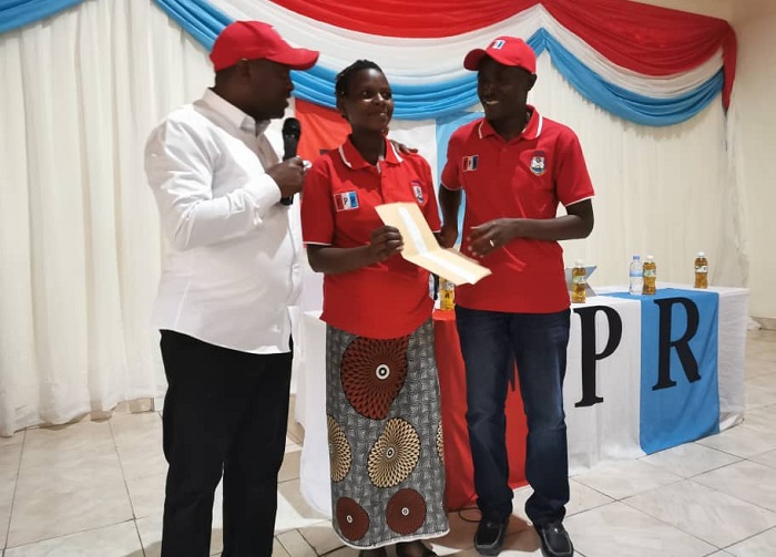 Mukanoheli Valentine uri mu bahize abandi ku rwego rw'Intara y'Amajyaruguru yishimiwe gusoza aya masomo akanahemberwa kuba yarayatsinze neza