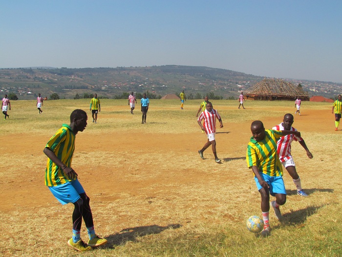 Ni umuhango wabanjirijwe n'umukino w'umupira w'amaguru wahuje umudugudu wa Kabeza na Cyeru