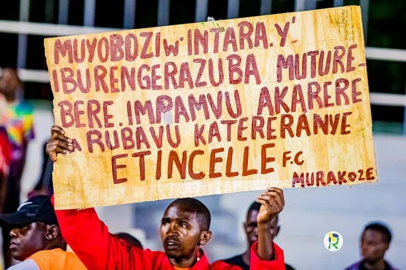 Abafana basabye Intara y'Iburengerazuba kubaza Akarere ka Rubavu impamvu katereranye ikipe