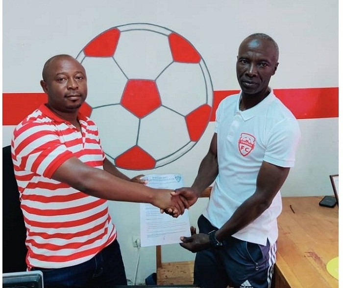 Radjab Bizumuremyi yasinye umwaka umwe nk'umutoza mukuru