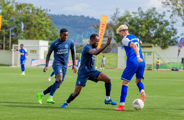 Youssef Rhab yakomeje kugora abakinnyi ba Police FC