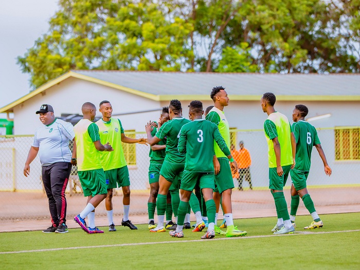 Abakinnyi ba Kiyovu Sports bishimira igitego 