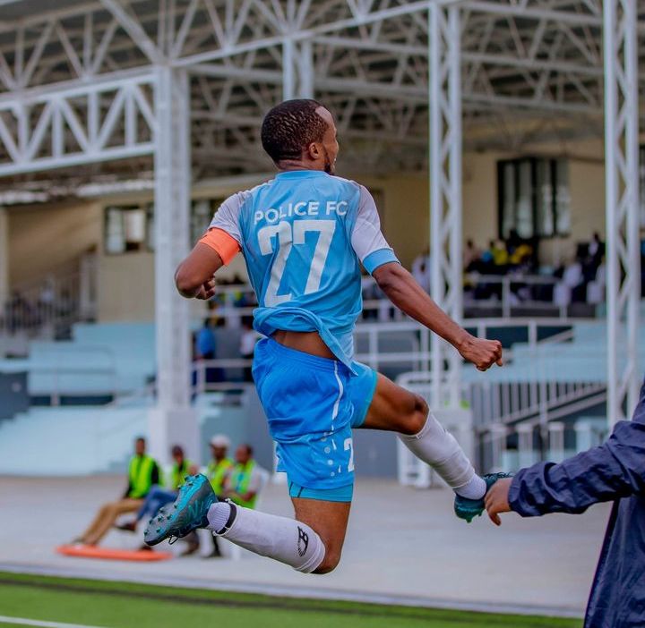 Nshuti Dominique Savio yishimira igitego yatsinze ku munota wa 65