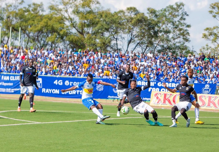 Muhire Kevin yabonye uburyo bwo gutsinda ariko umupira awutera hejuru