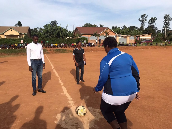 Abayobozi batangiza umukino