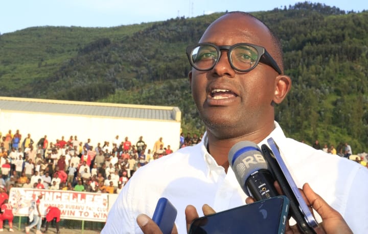 Umutoza wa Rayon Sports Haringingo Francis yavuze ko imisifurire itagenze neza kuko n'iminota ibiri yinyongera avuga ko ari micye ugereranyije n'uko umukino wagenze.