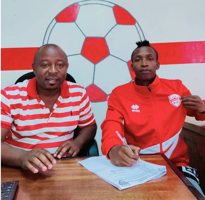 Saleh Nyirinkindi wakiniraga Musanze FC akaba yasinye imyaka 2