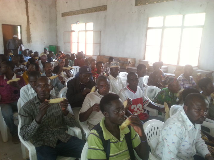 Nyuma y'inteko rusange, abanyamuryango ba FPR mu kagari ka Ruhango bakoze ubusabane.