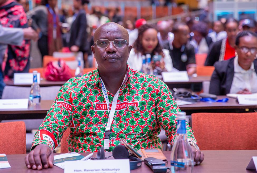 Mu batumiwe harimo n'abo mu ishyaka CNDD-FDD riri ku butegetsi mu Burundi