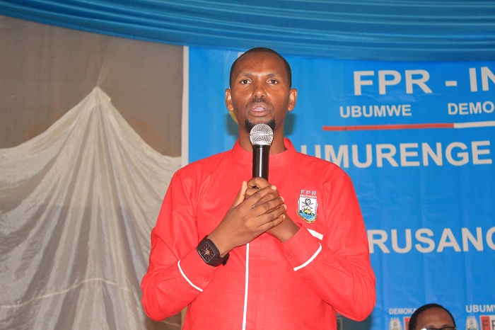 Emmanuel Rugambage avuga ko abatuye muri Kagarama bashishikajwe no kwiyubakira imihanda