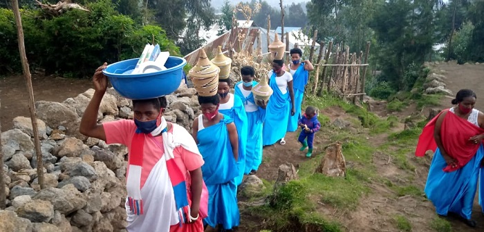 Uwo bubakiye bamutura n'ibiseke