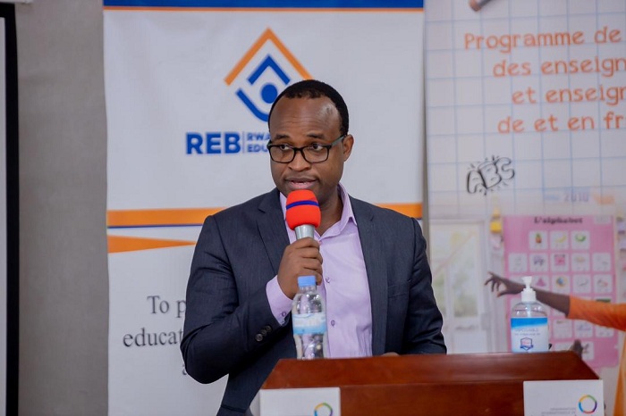 Minisitiri Twagirayezu avuga ko bifuza ko urubyiruko rw'u Rwanda rumenya kuvuga neza indimi zikoreshwa mu Rwanda