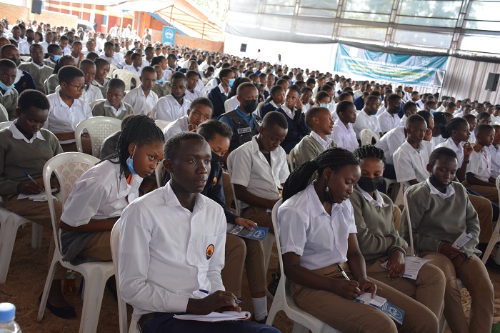 Abanyeshuri bitabiriye ibiganiro ari benshi