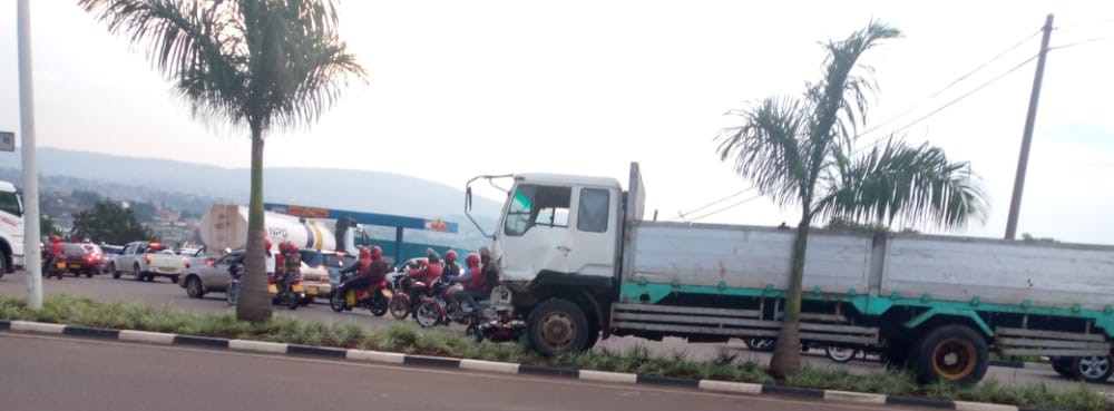 Imodoka yakoze impanuka