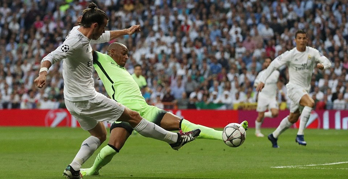 Gareth Bale ari nawe mukinnyi waguzwe amafaranga menshi mu mateka y'isi ubwo yoherezaga umupira mu izamu