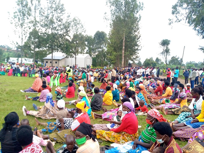 Abatuye mu Murenge wa Gacaca bivuriza ku bigo nderabuzima biri mu yindi Mirenge kuko batagiraga ikibegereye