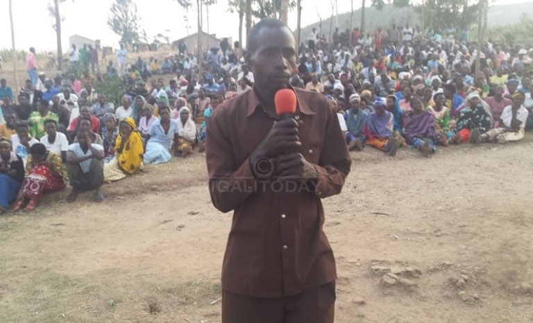 Gacamumakuba Francois aratabaza nyuma yuko umugore we amutanye abana umunani akanamutwara imyaka bari bejeje