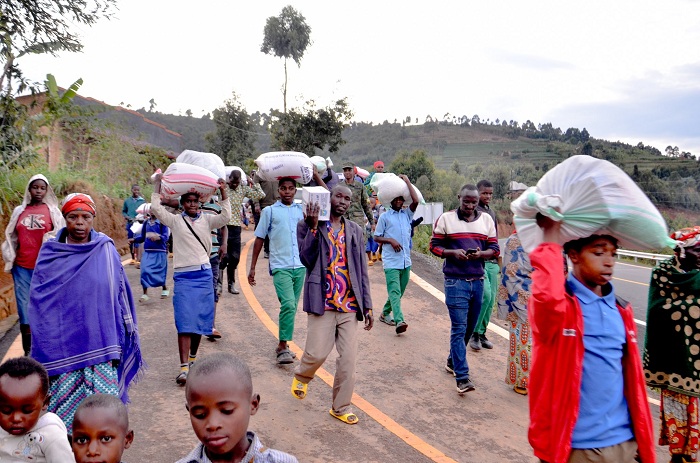 Abaturage banejejwe no kwitabira inteko y'abaturage bacyura ibiribwa