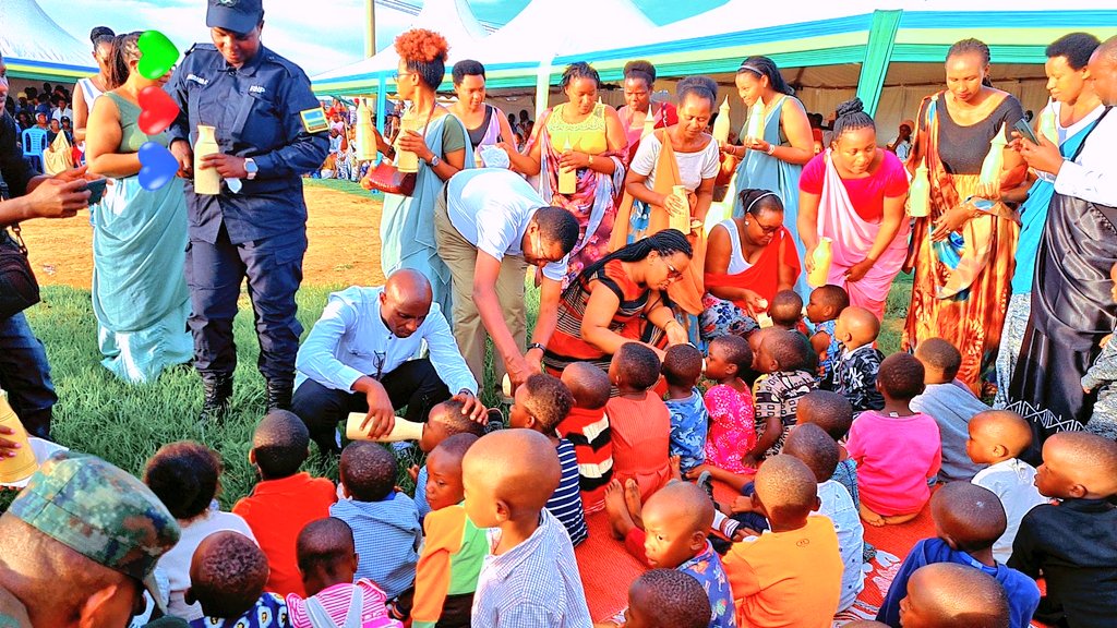 Abana bahawe amata, bifurizwa gukura neza