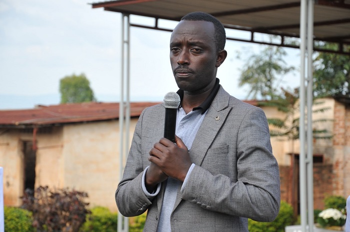 Umuhanzi Bonhomme yaririmbye zimwe mu ndirimbo ze zijyanye no kwibuka Jenoside yakorewe Abatutsi